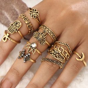 Crown & Flower Ring set (13pcs)